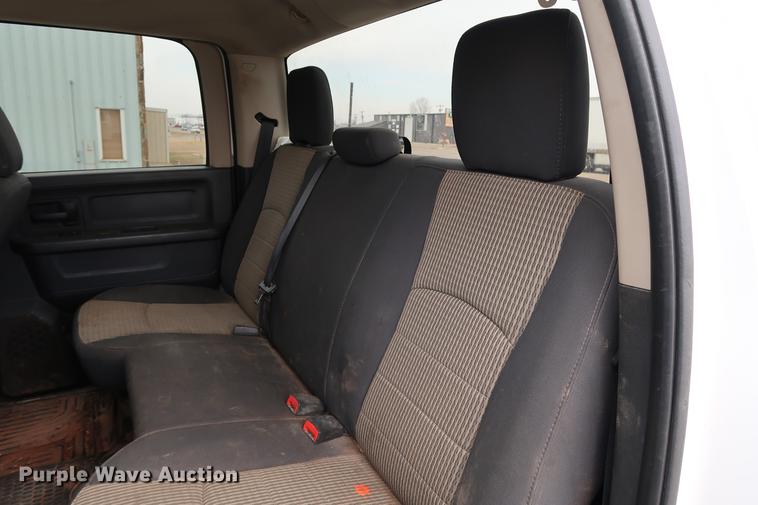 image for item DG3332 2012 Dodge Ram 2500 Crew Cab pickup truck cab and chassis