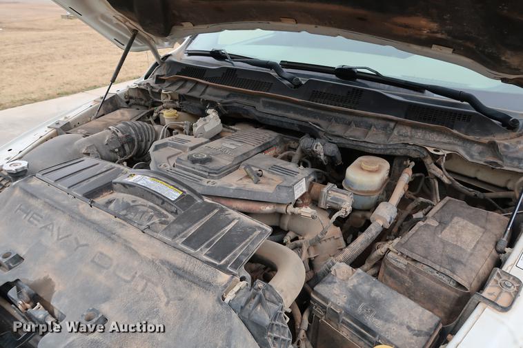 image for item DG3332 2012 Dodge Ram 2500 Crew Cab pickup truck cab and chassis