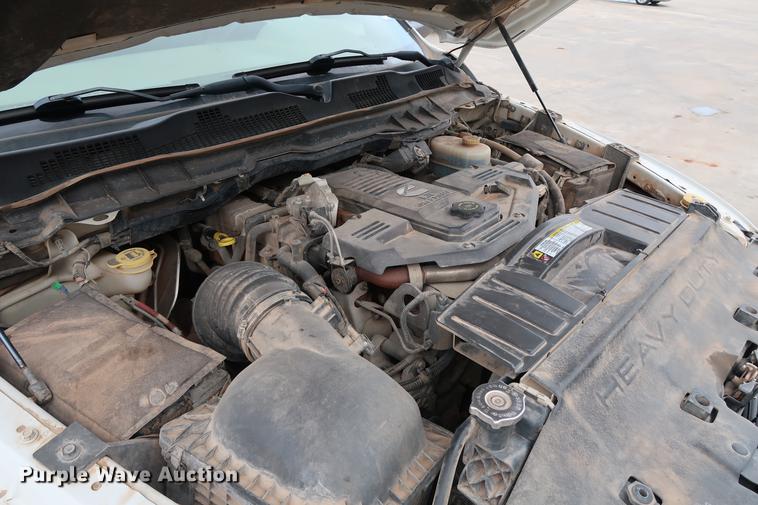 image for item DG3332 2012 Dodge Ram 2500 Crew Cab pickup truck cab and chassis