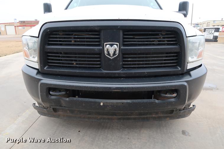 image for item DG3332 2012 Dodge Ram 2500 Crew Cab pickup truck cab and chassis