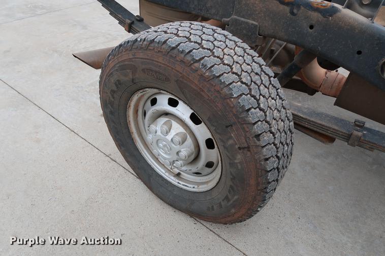 image for item DG3332 2012 Dodge Ram 2500 Crew Cab pickup truck cab and chassis