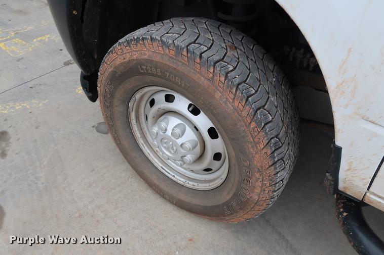 image for item DG3332 2012 Dodge Ram 2500 Crew Cab pickup truck cab and chassis