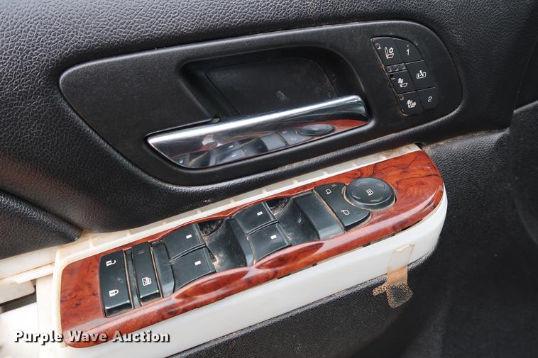 image for item DG3333 2012 GMC Sierra 2500HD SLT Z71 Crew Cab pickup truck