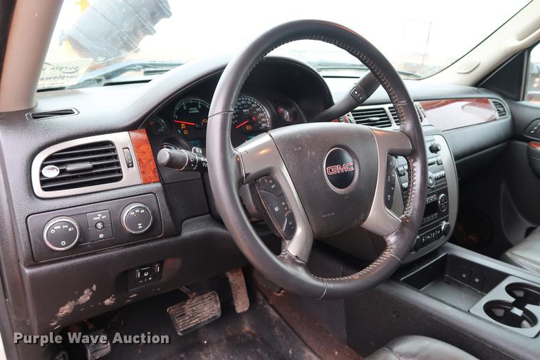 image for item DG3333 2012 GMC Sierra 2500HD SLT Z71 Crew Cab pickup truck