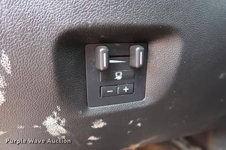 image for item DG3333 2012 GMC Sierra 2500HD SLT Z71 Crew Cab pickup truck