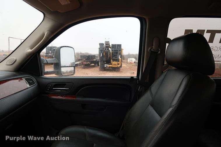 image for item DG3333 2012 GMC Sierra 2500HD SLT Z71 Crew Cab pickup truck