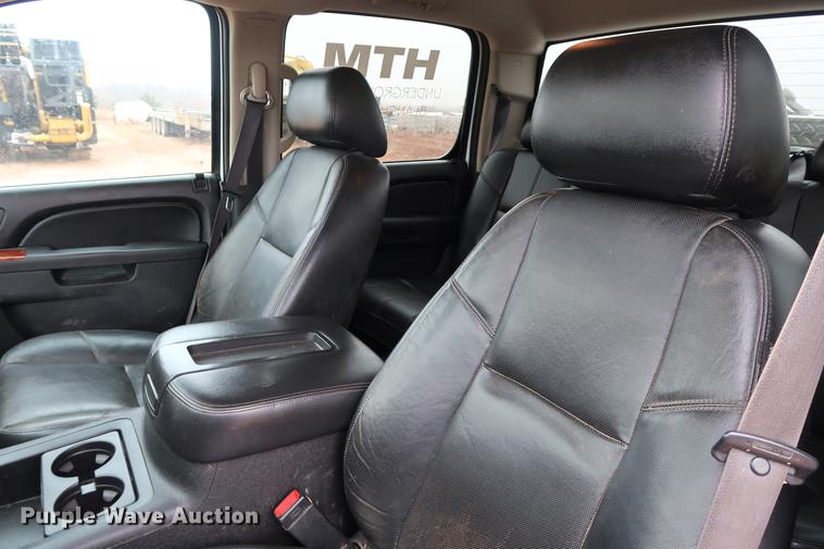 image for item DG3333 2012 GMC Sierra 2500HD SLT Z71 Crew Cab pickup truck