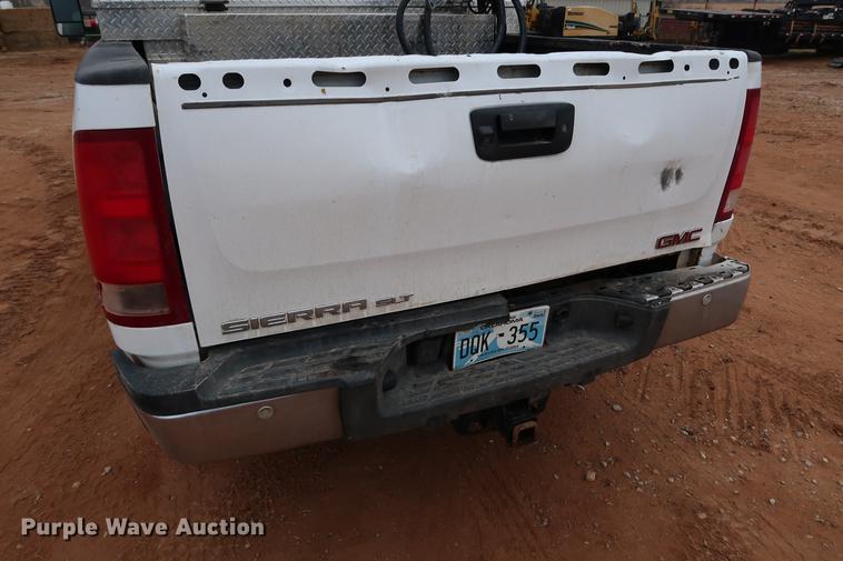 image for item DG3333 2012 GMC Sierra 2500HD SLT Z71 Crew Cab pickup truck