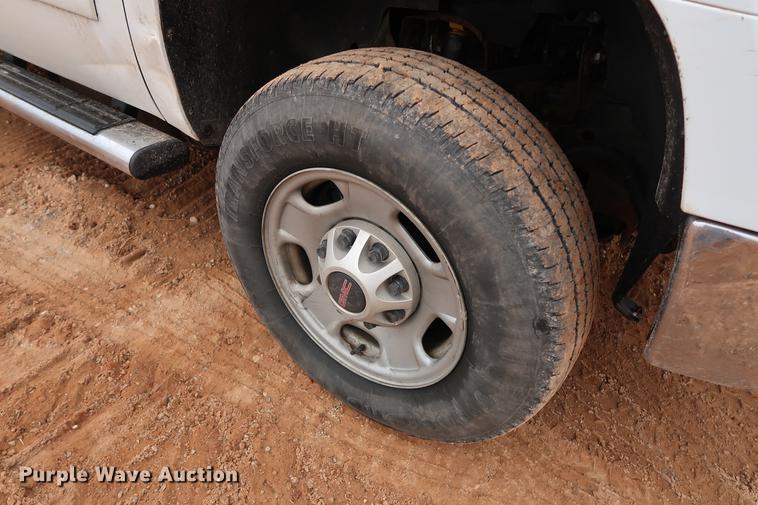 image for item DG3333 2012 GMC Sierra 2500HD SLT Z71 Crew Cab pickup truck