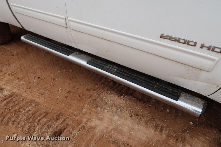 image for item DG3333 2012 GMC Sierra 2500HD SLT Z71 Crew Cab pickup truck