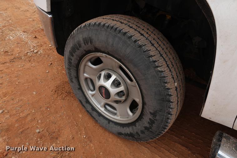 image for item DG3333 2012 GMC Sierra 2500HD SLT Z71 Crew Cab pickup truck