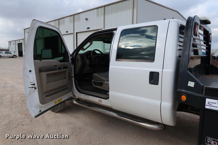 image for item DG3337 2008 Ford F550 XL Super Duty Crew Cab flatbed pickup truck