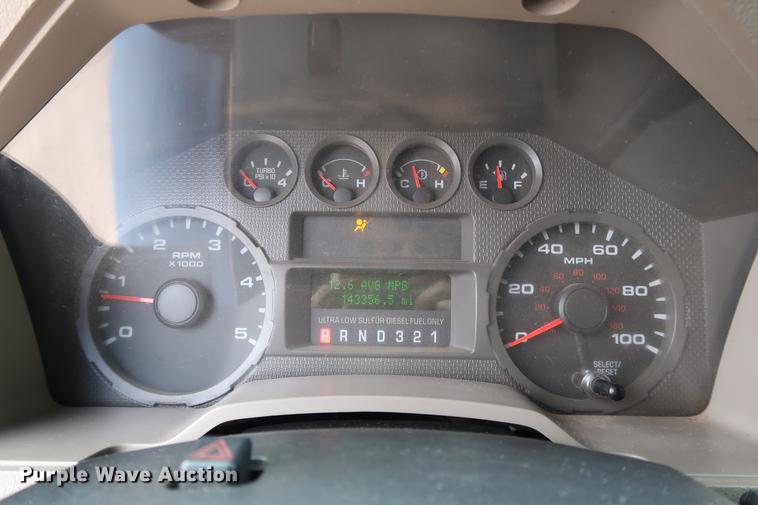 image for item DG3337 2008 Ford F550 XL Super Duty Crew Cab flatbed pickup truck