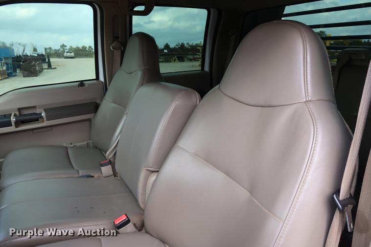image for item DG3337 2008 Ford F550 XL Super Duty Crew Cab flatbed pickup truck