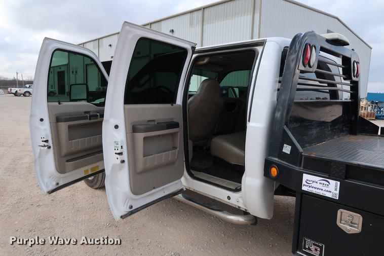 image for item DG3337 2008 Ford F550 XL Super Duty Crew Cab flatbed pickup truck