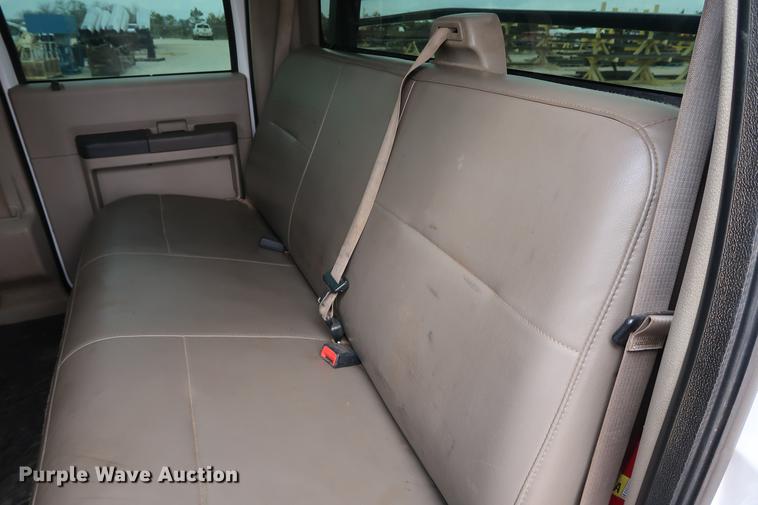 image for item DG3337 2008 Ford F550 XL Super Duty Crew Cab flatbed pickup truck