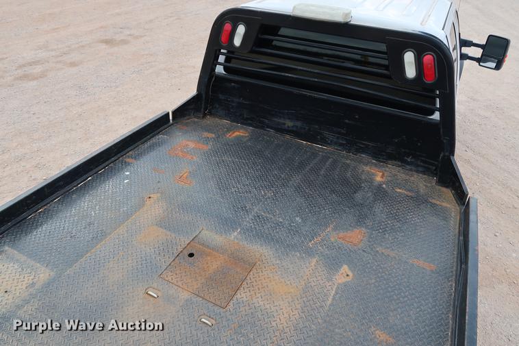 image for item DG3337 2008 Ford F550 XL Super Duty Crew Cab flatbed pickup truck
