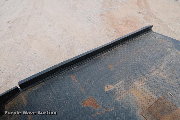 image for item DG3337 2008 Ford F550 XL Super Duty Crew Cab flatbed pickup truck