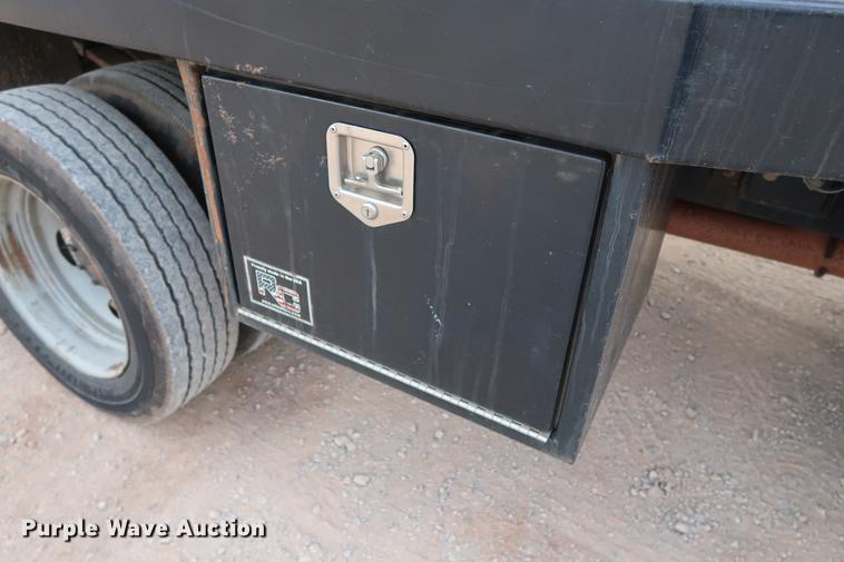 image for item DG3337 2008 Ford F550 XL Super Duty Crew Cab flatbed pickup truck