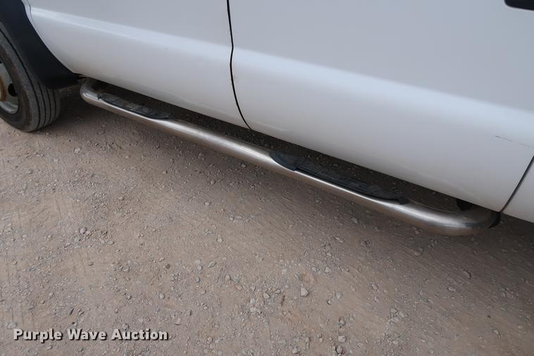 image for item DG3337 2008 Ford F550 XL Super Duty Crew Cab flatbed pickup truck