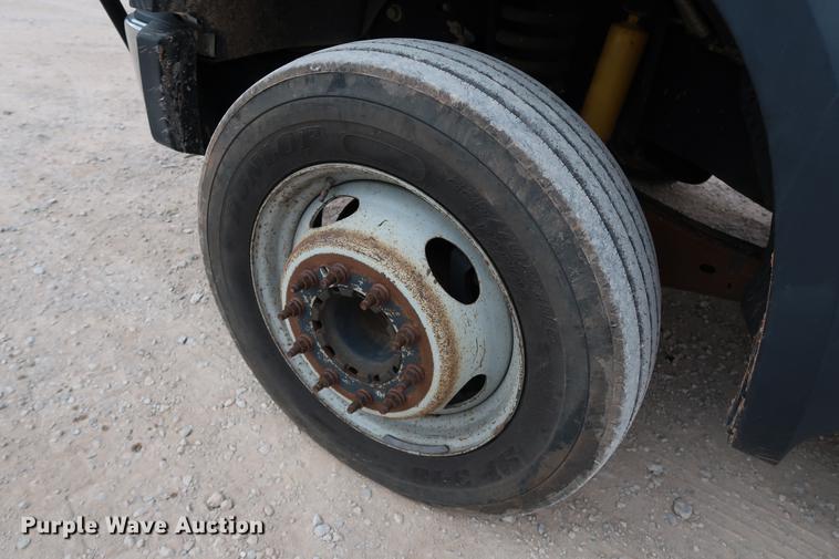 image for item DG3337 2008 Ford F550 XL Super Duty Crew Cab flatbed pickup truck