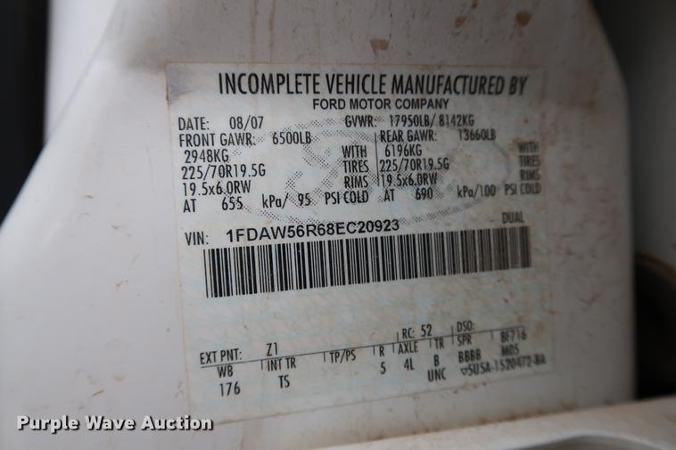 image for item DG3337 2008 Ford F550 XL Super Duty Crew Cab flatbed pickup truck