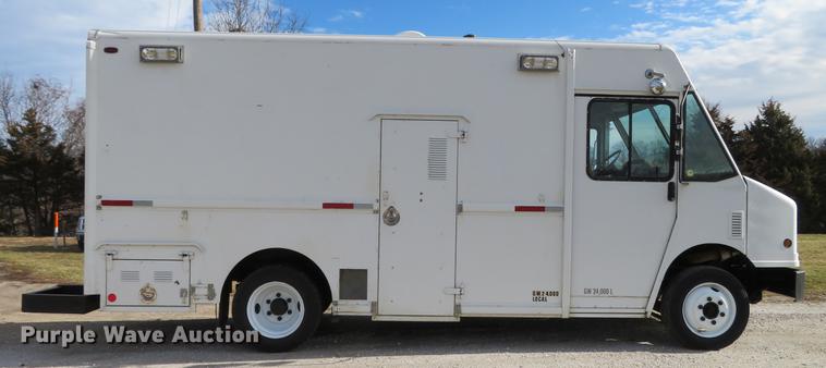 image for item DG3796 2003 Freightliner MT45 box truck