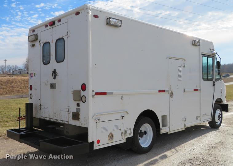 image for item DG3796 2003 Freightliner MT45 box truck