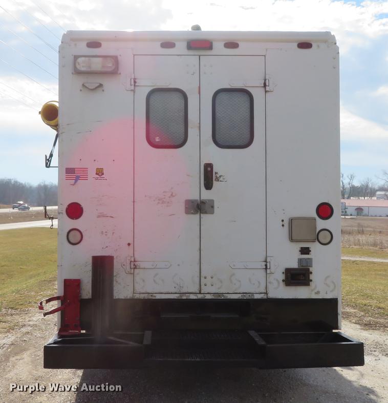 image for item DG3796 2003 Freightliner MT45 box truck