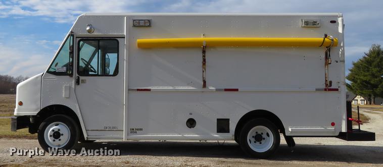 image for item DG3796 2003 Freightliner MT45 box truck