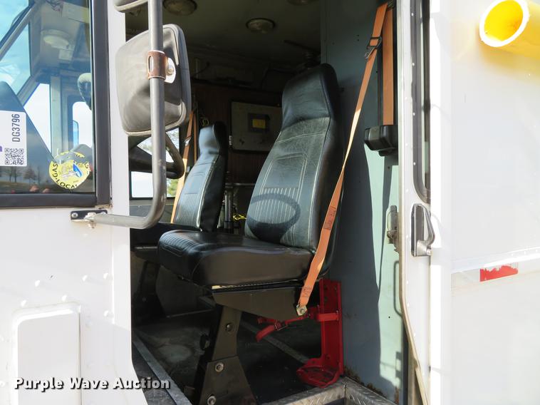 image for item DG3796 2003 Freightliner MT45 box truck