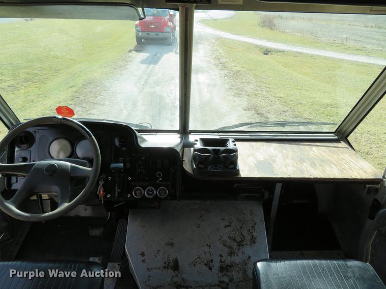 image for item DG3796 2003 Freightliner MT45 box truck