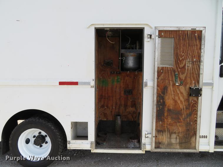 image for item DG3796 2003 Freightliner MT45 box truck