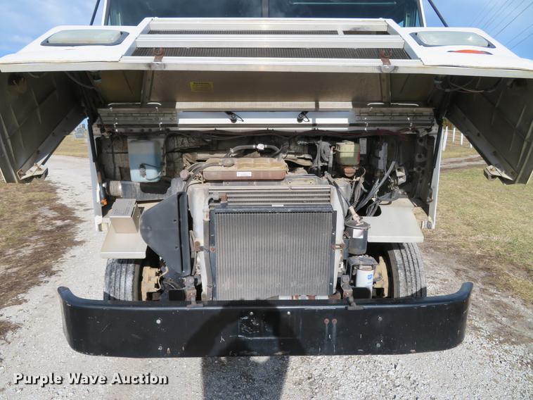 image for item DG3796 2003 Freightliner MT45 box truck