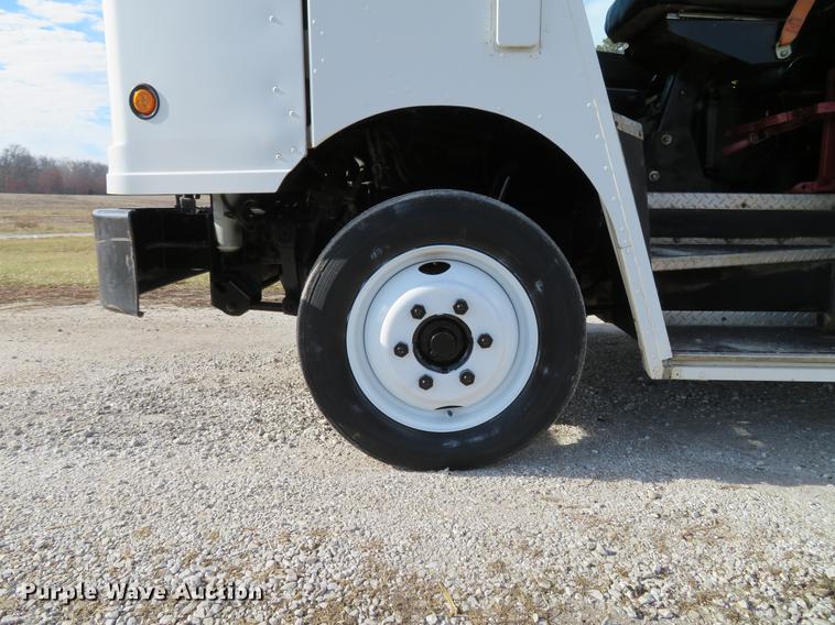 image for item DG3796 2003 Freightliner MT45 box truck