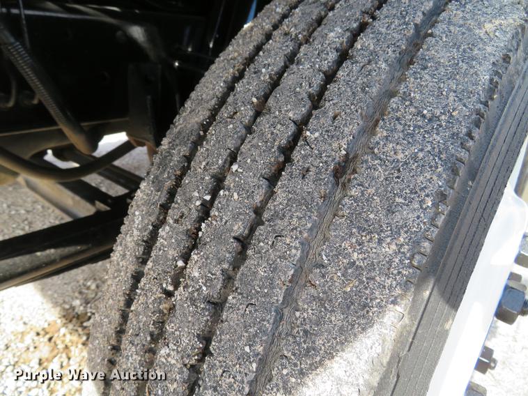 image for item DG3796 2003 Freightliner MT45 box truck