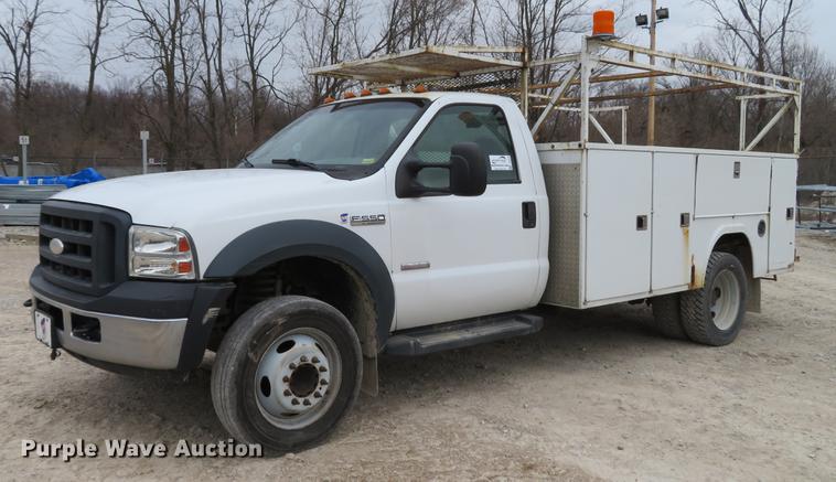 image for item DG3818 2007 Ford F550 Super Duty XL utility truck