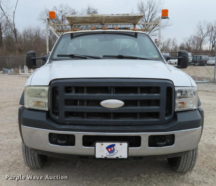 image for item DG3818 2007 Ford F550 Super Duty XL utility truck