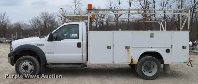 image for item DG3818 2007 Ford F550 Super Duty XL utility truck