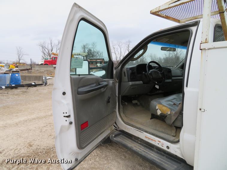 image for item DG3818 2007 Ford F550 Super Duty XL utility truck