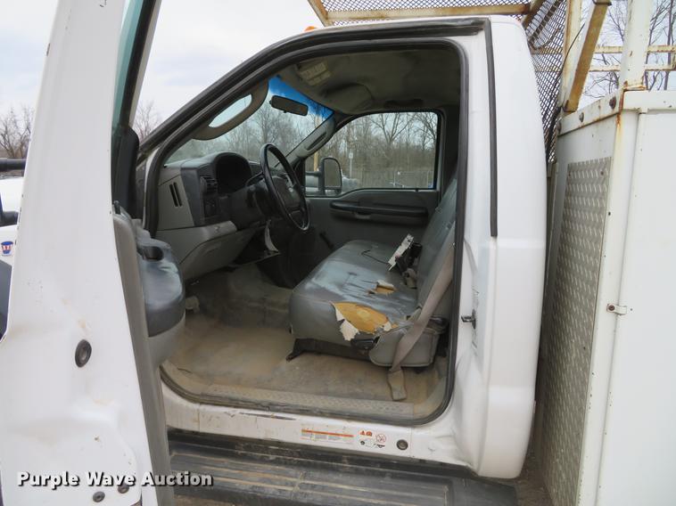 image for item DG3818 2007 Ford F550 Super Duty XL utility truck