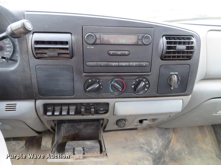 image for item DG3818 2007 Ford F550 Super Duty XL utility truck