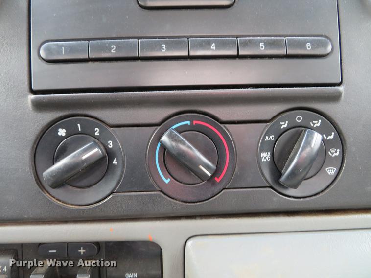 image for item DG3818 2007 Ford F550 Super Duty XL utility truck