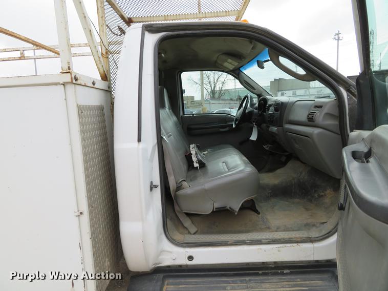 image for item DG3818 2007 Ford F550 Super Duty XL utility truck