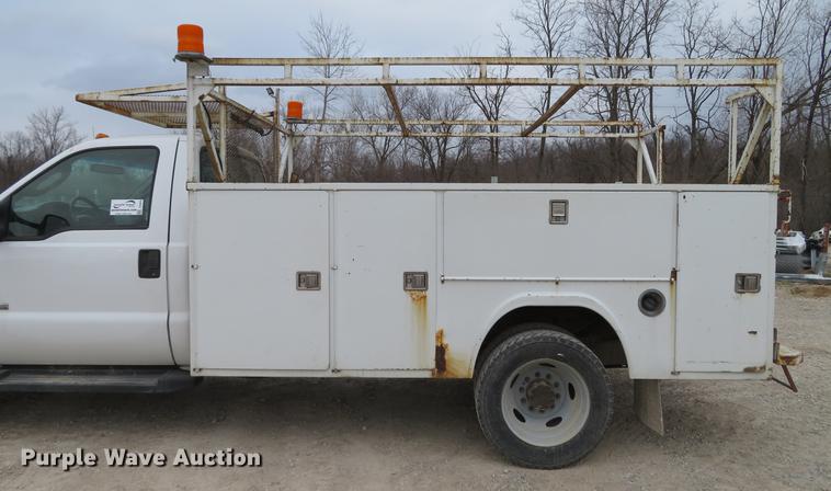 image for item DG3818 2007 Ford F550 Super Duty XL utility truck