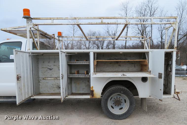image for item DG3818 2007 Ford F550 Super Duty XL utility truck