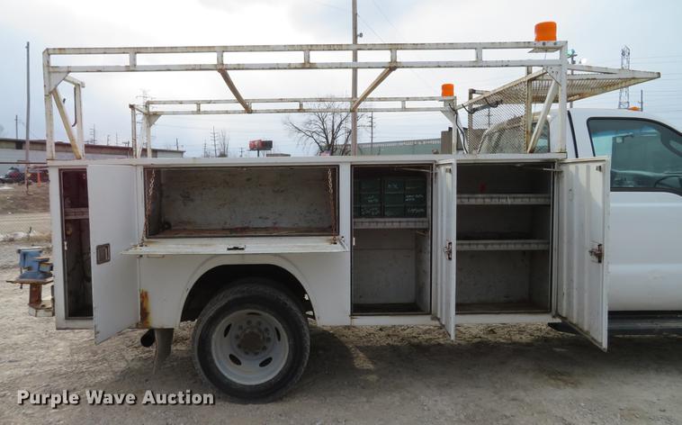 image for item DG3818 2007 Ford F550 Super Duty XL utility truck