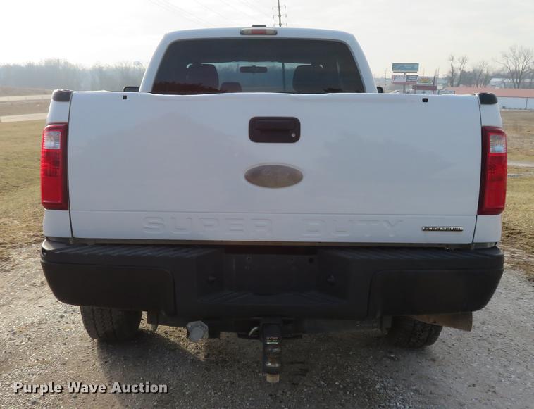 image for item DG3827 2011 Ford F250 Super Duty XL pickup truck
