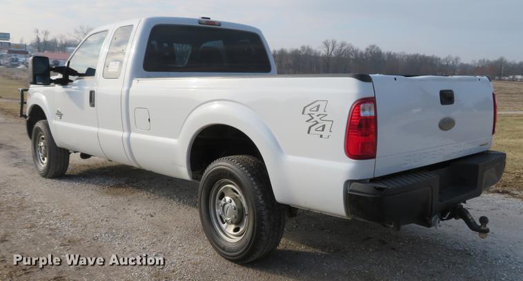 image for item DG3827 2011 Ford F250 Super Duty XL pickup truck