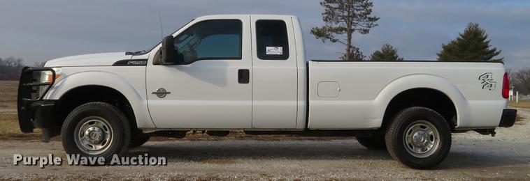 image for item DG3827 2011 Ford F250 Super Duty XL pickup truck